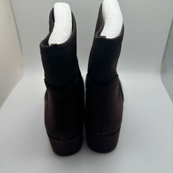 CUSHIONAIRE Women's Romi block heel stretch boot with Memory Foam Padding 8 BROW - Picture 4 of 7